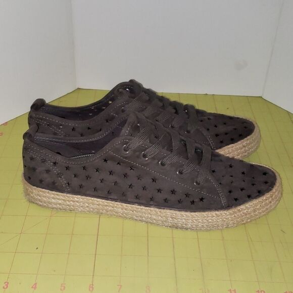 Universal Thread Sneakers  - Picture 1 of 8